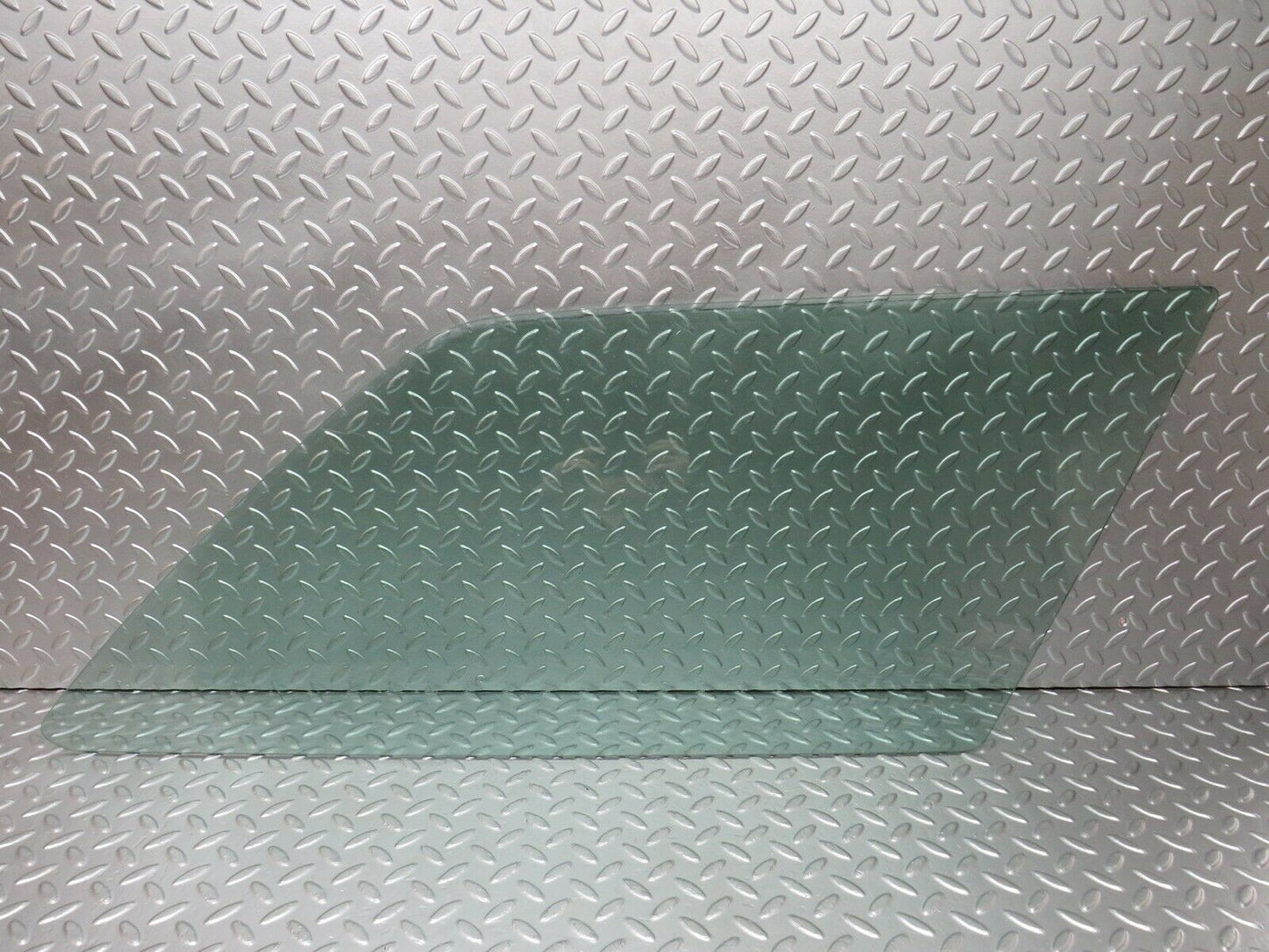 24442 Mercedes-Benz S124 220TE Wagon Quarter Trunk Side Glass