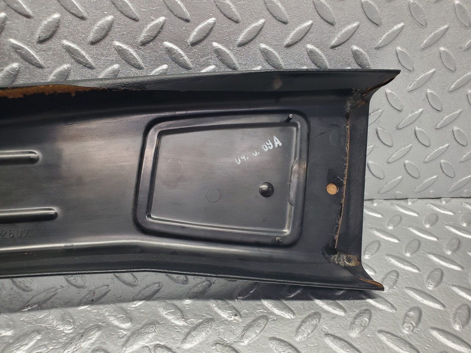 W201 Baby Benz b pillar cover right used OEM