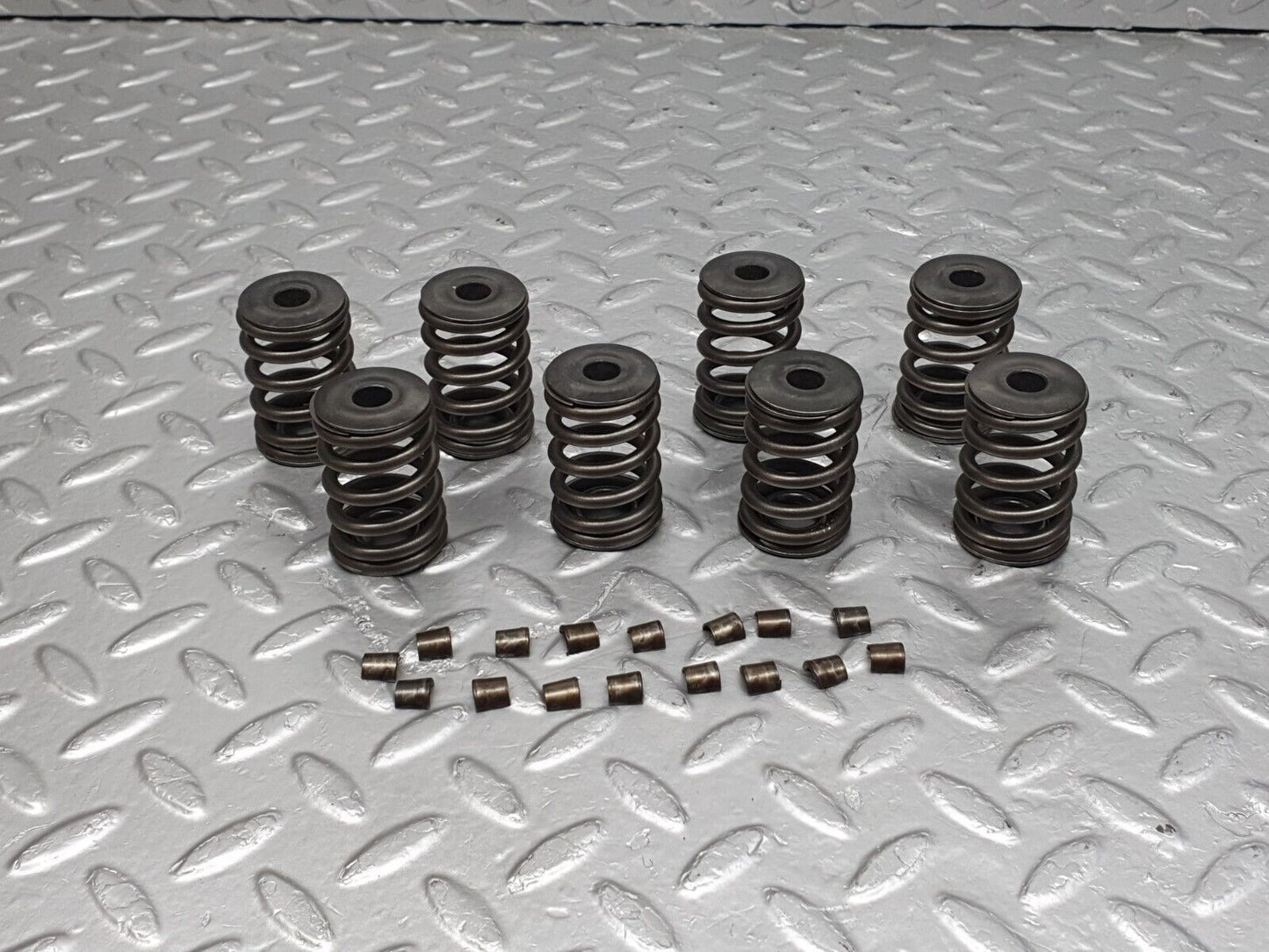 43080 Mercedes-Benz W123 Valve Springs Set 8 Pcs