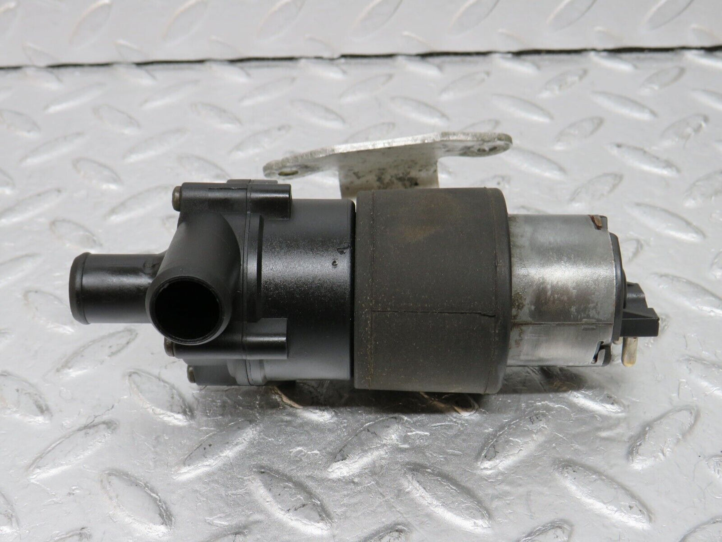 34745 Mercedes-Benz W210 320E Heating Water Pump Bosch 0018351364 0392020026