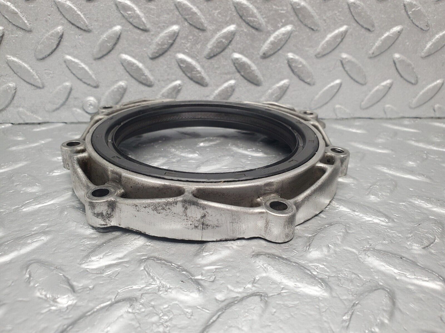 46169 Mercedes-Benz W124 280E Crankshaft Rear Sealing Cover 6010110108