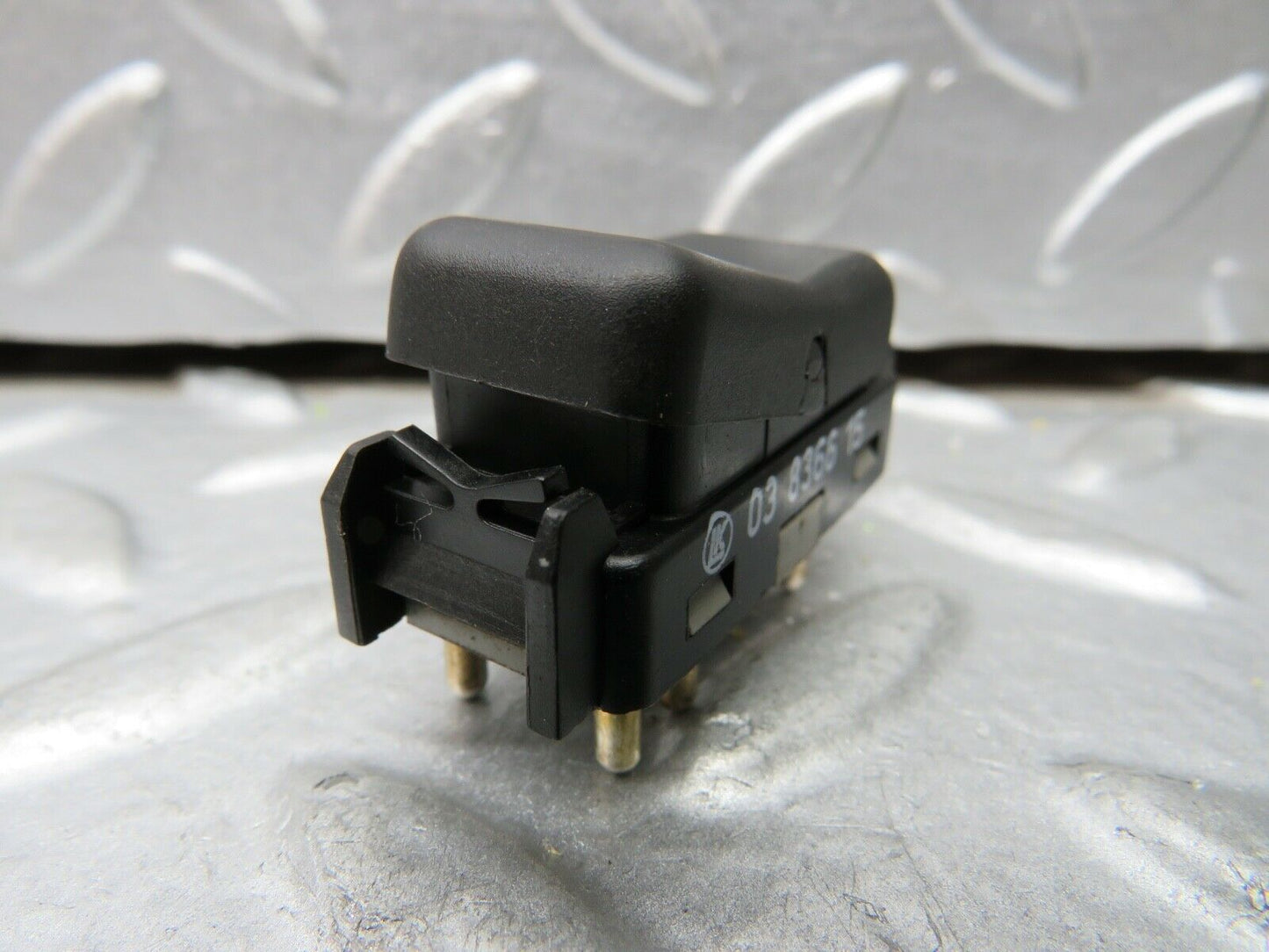 21883 Mercedes-Benz S124 Wagon Tailgate Window Washer Switch 1248210051