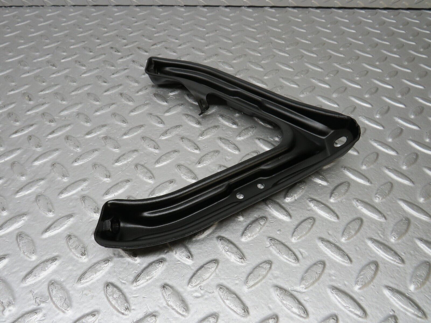 36773 Mercedes-Benz W201 190E 2.0L Air Intake Manifold Bracket