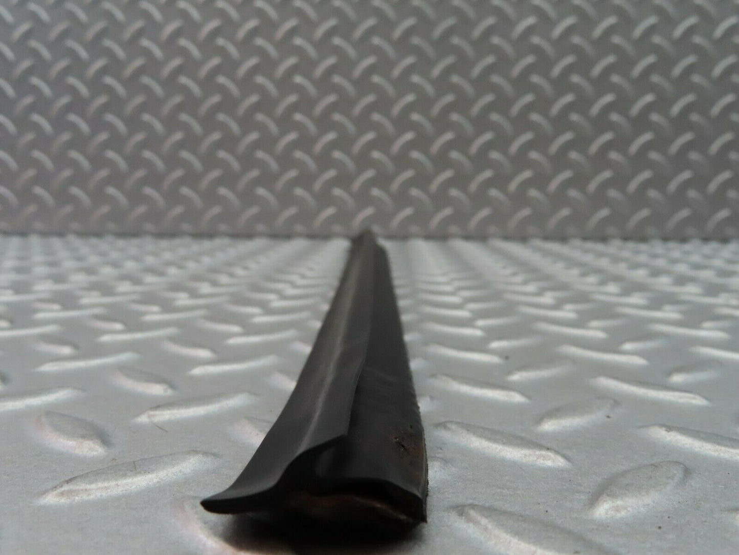 5988 Mercedes-Benz W123 200 Door Seal Rubber Trim Rear Right
