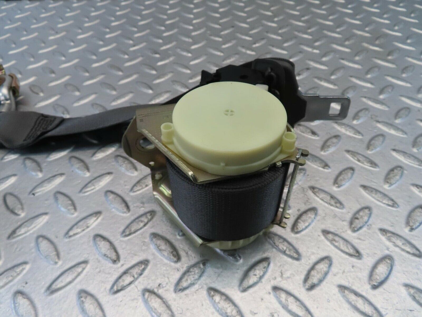 11215 Mercedes-Benz W221 S320 Rear Middle Seat Belt And Buckle 2218600585