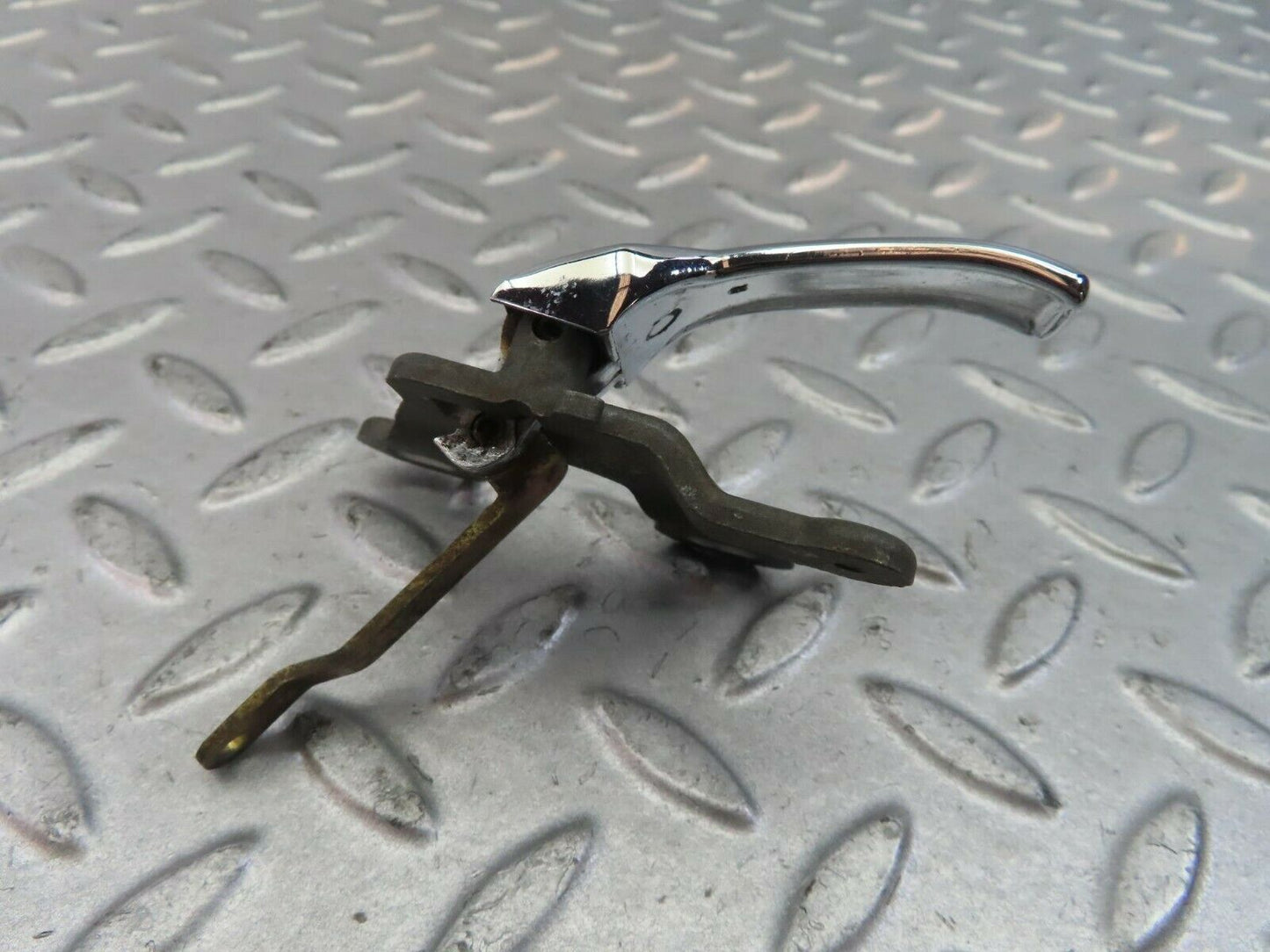 8726 Mercedes-Benz W115 Right Interior Door Handle Chrome 1107660419