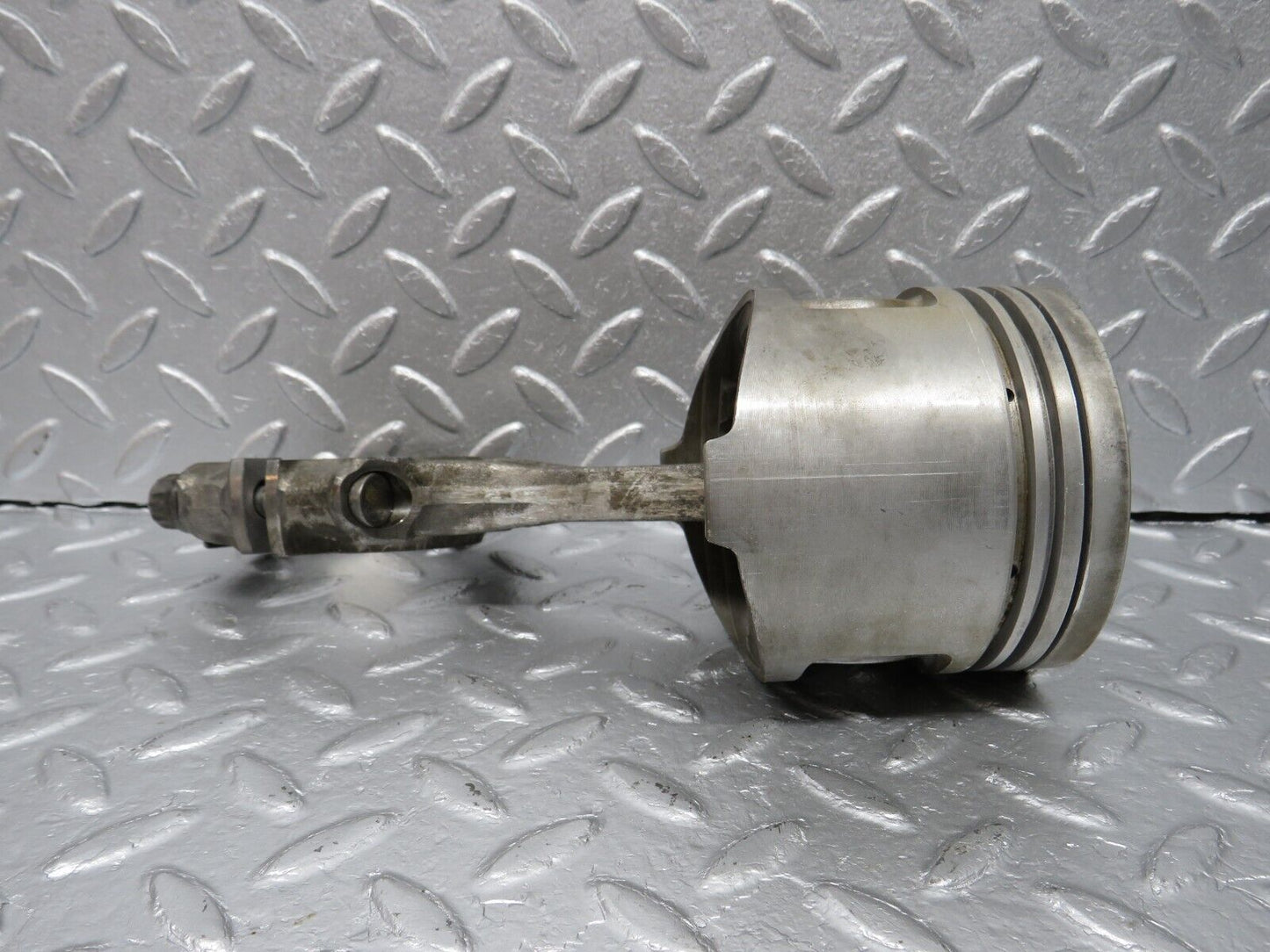 40027 Mercedes-Benz R107 350SL Piston With Connecting Rod 92.00mm