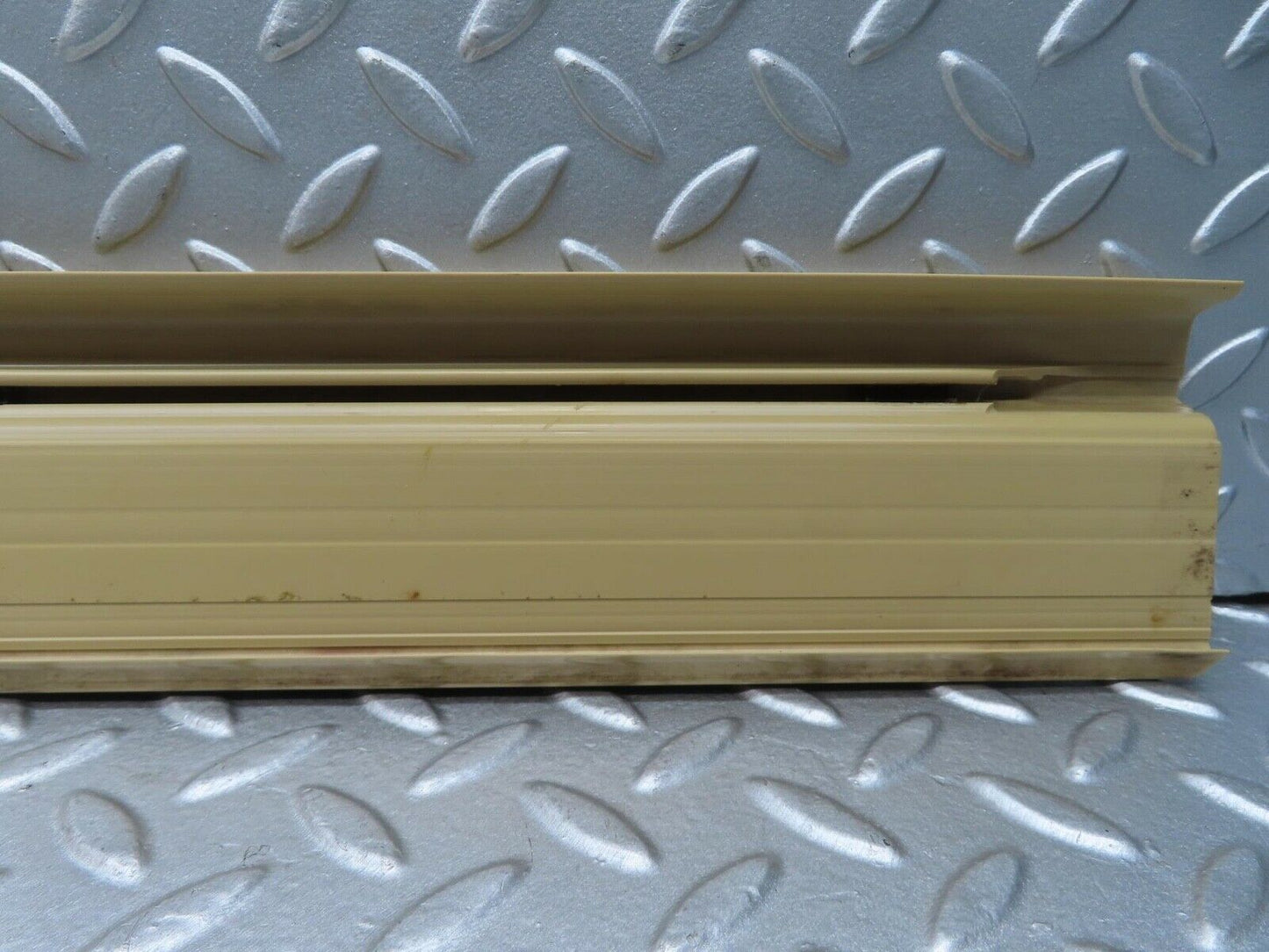 13481 Mercedes-Benz W123 200 Front Right Door Sill