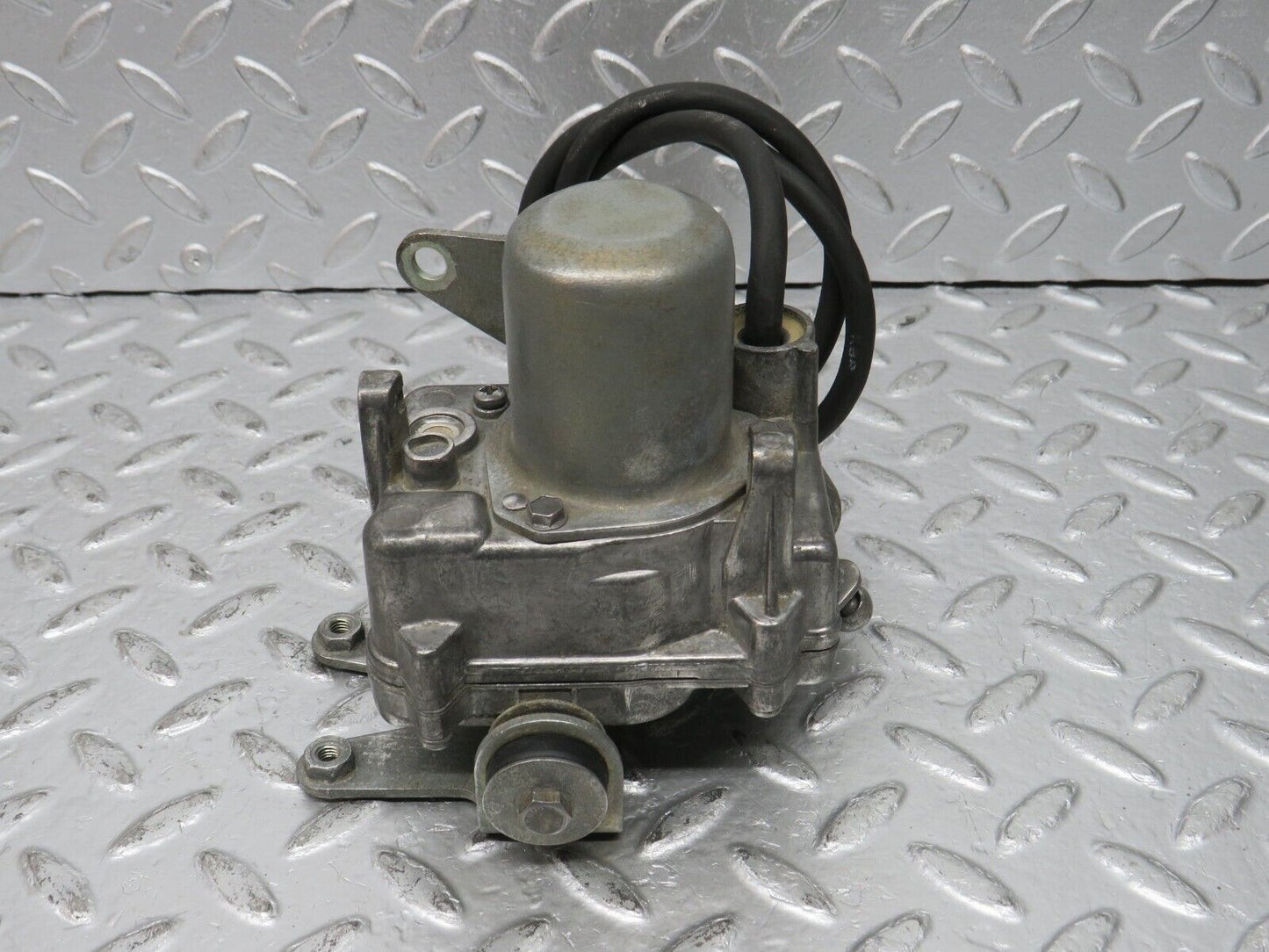 32713 Mercedes-Benz S124 300TE Wagon Cruise Control Actuator 0025458632
