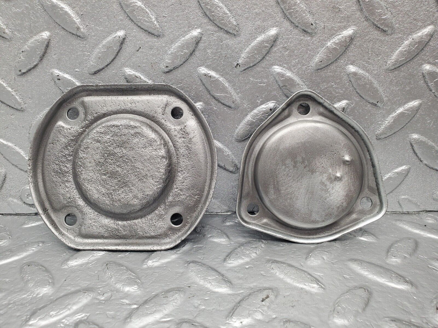 46726 Mercedes-Benz C123 280CE Coupe Camshaft Access Cover Plate