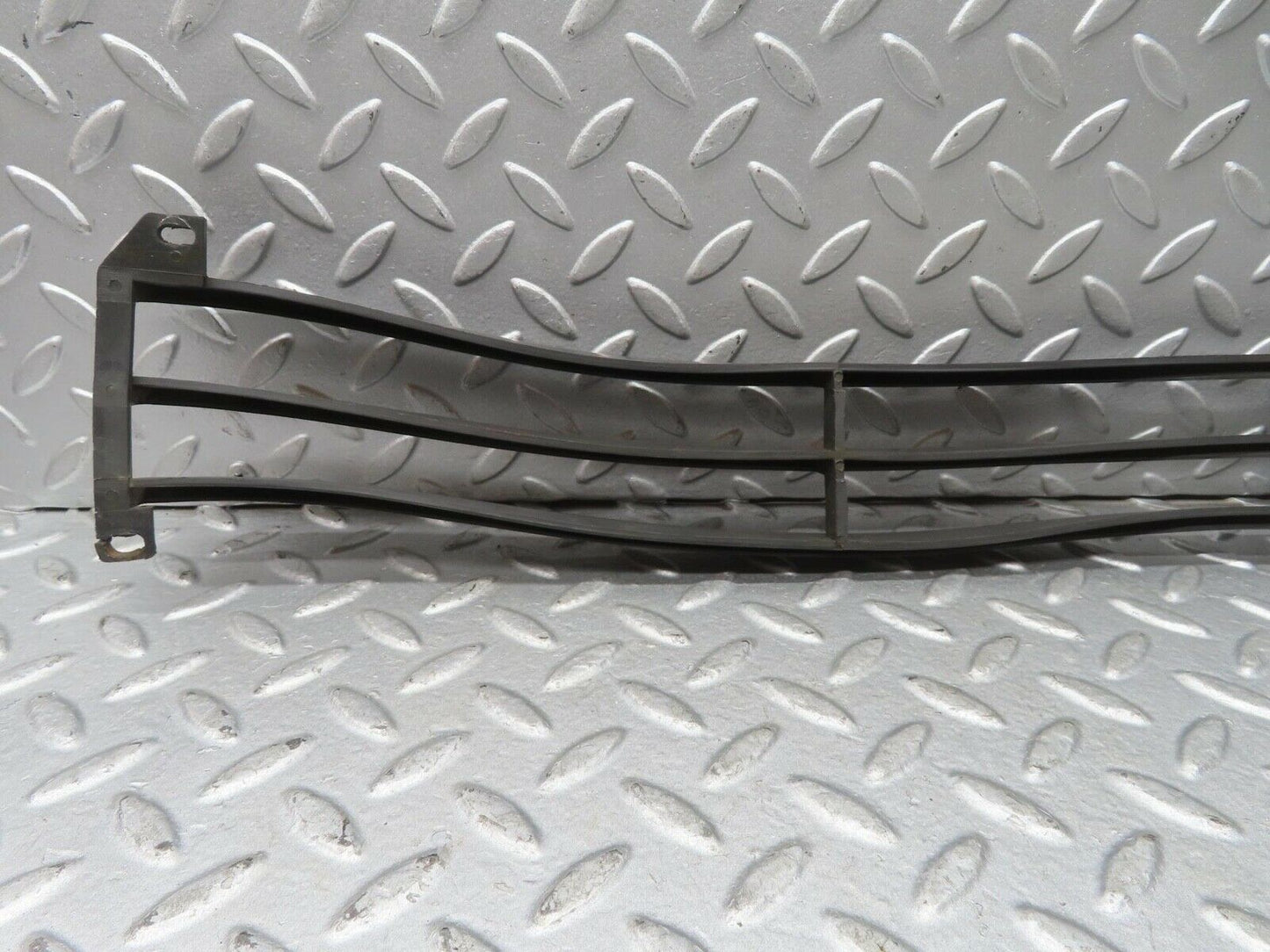 13904 Mercedes-Benz C107 280SLC Front Bumper Lower Grill