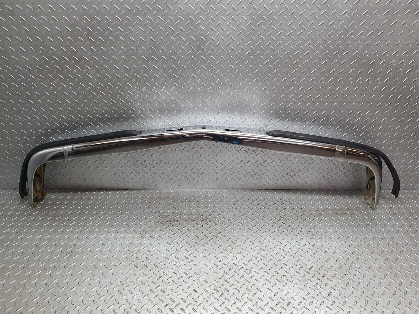 44198 Mercedes-Benz C123 230CE Coupe Front Bumper 1238800270 1238800970 1238800470 1238800370