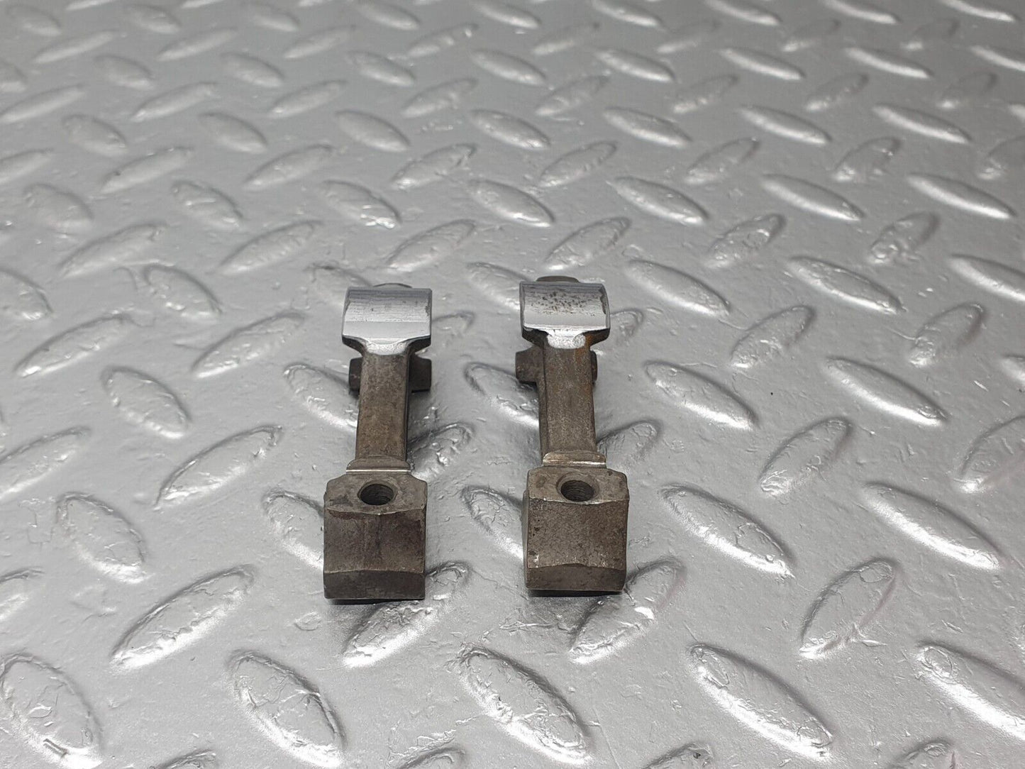 43358 Mercedes-Benz W108 280SE Valve Rocker Arm With Retaining Spring