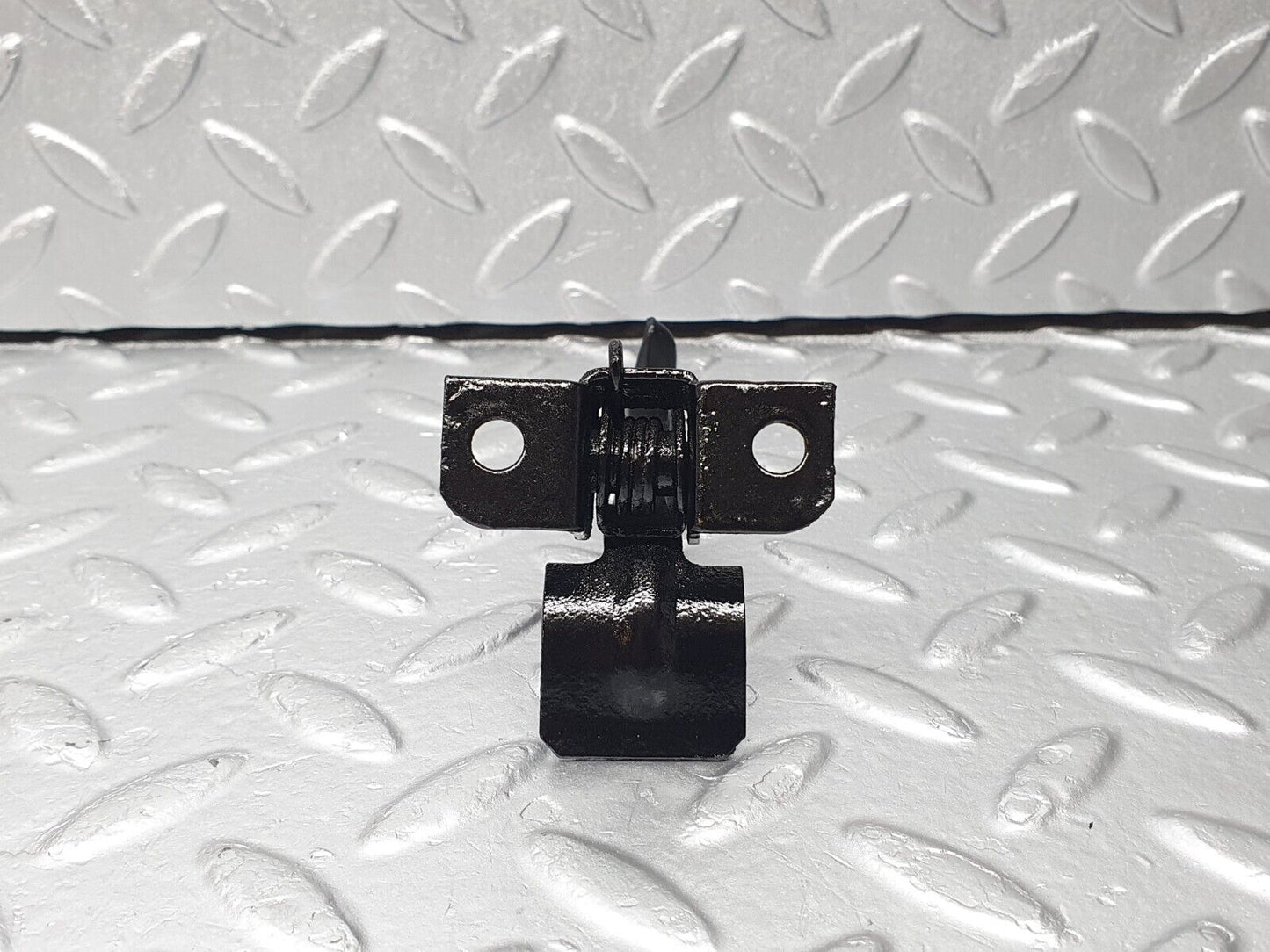 40775 Mercedes-Benz W111 220S Bonnet Safety Latch