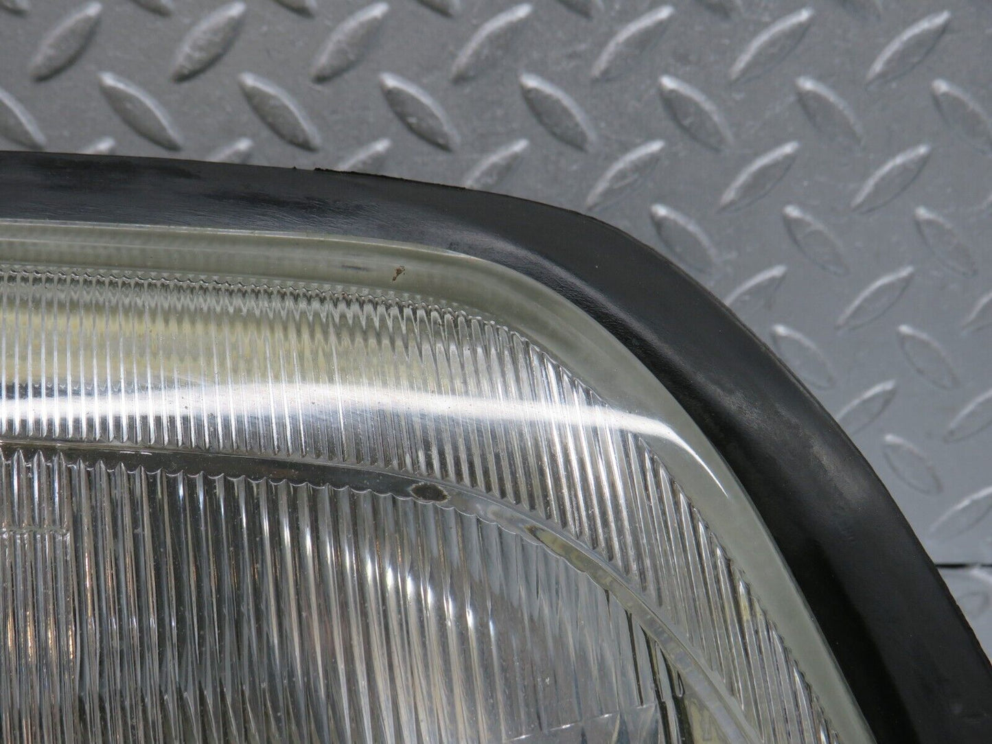 39629 Mercedes-Benz R129 320SL Headlight Bosch Right 0301090702 1298203861