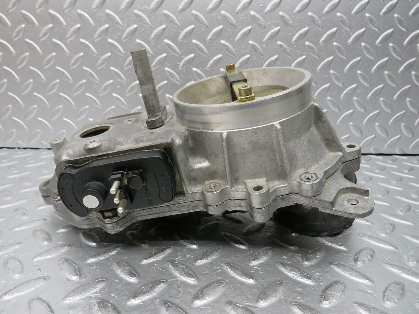 30458 Mercedes-Benz W124 230E Air Flow Mass Meter Sensor Bosch 0438121043