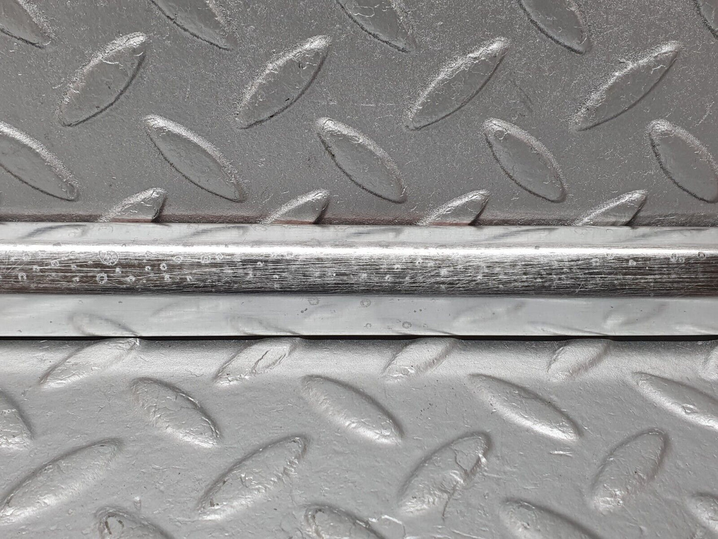 41189 Mercedes-Benz W126 300SE Front Right Door Chrome Moulding Trim