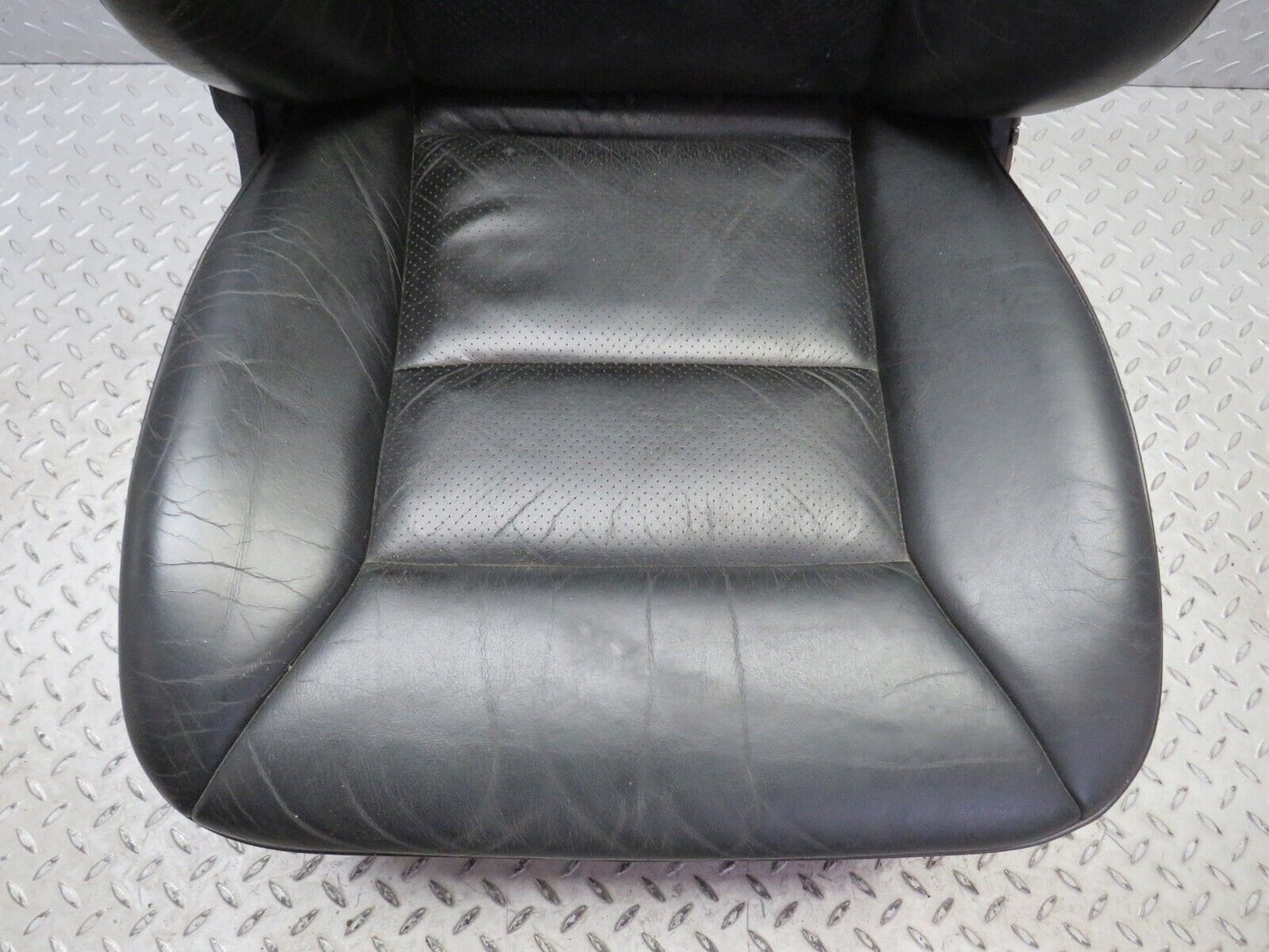 37883 Mercedes-Benz A124 320E Cabriolet Front Right Electric & Heated Seat Leather Black