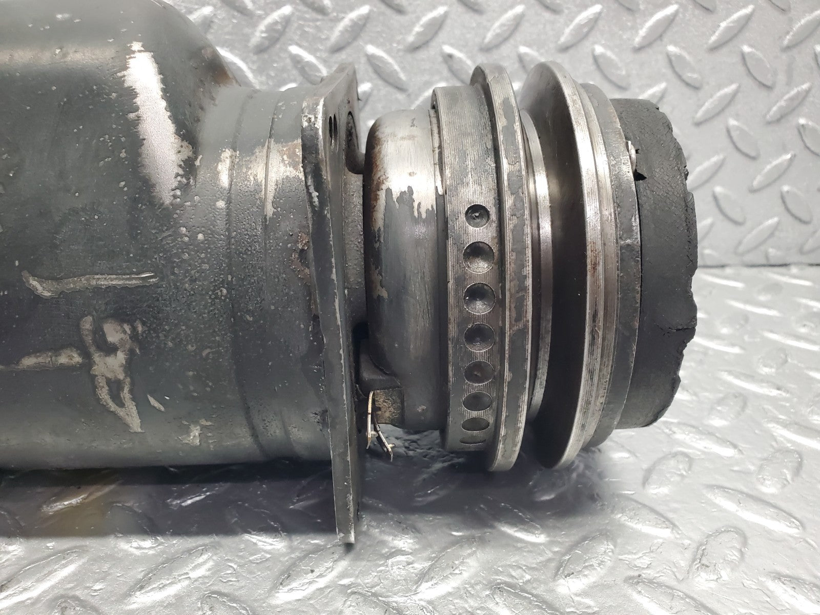 W126 Coupe air conditioning compressor used OEM