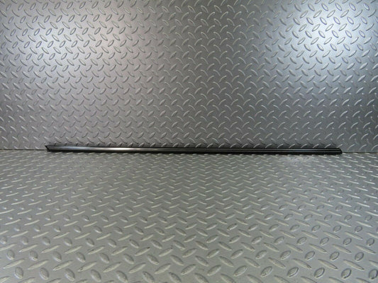 10266 Mercedes-Benz W123 Front Left Door Centre Moulding Trim