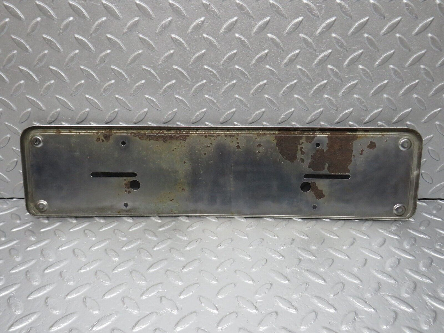 40662 Mercedes-Benz W123 300D Rear Chrome Number Plate Holder