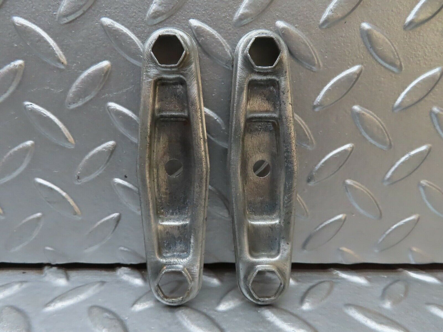 21202 Mercedes-Benz W123 230E Fuel Injector Bracket Pair