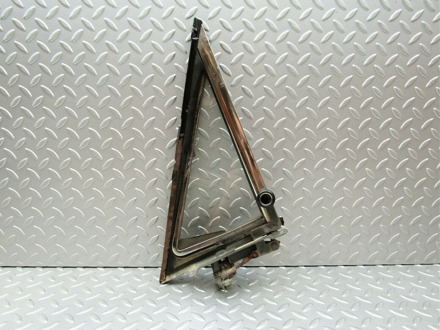 3368 Mercedes-Benz W108 280SE Quarter Window Glass Front Right