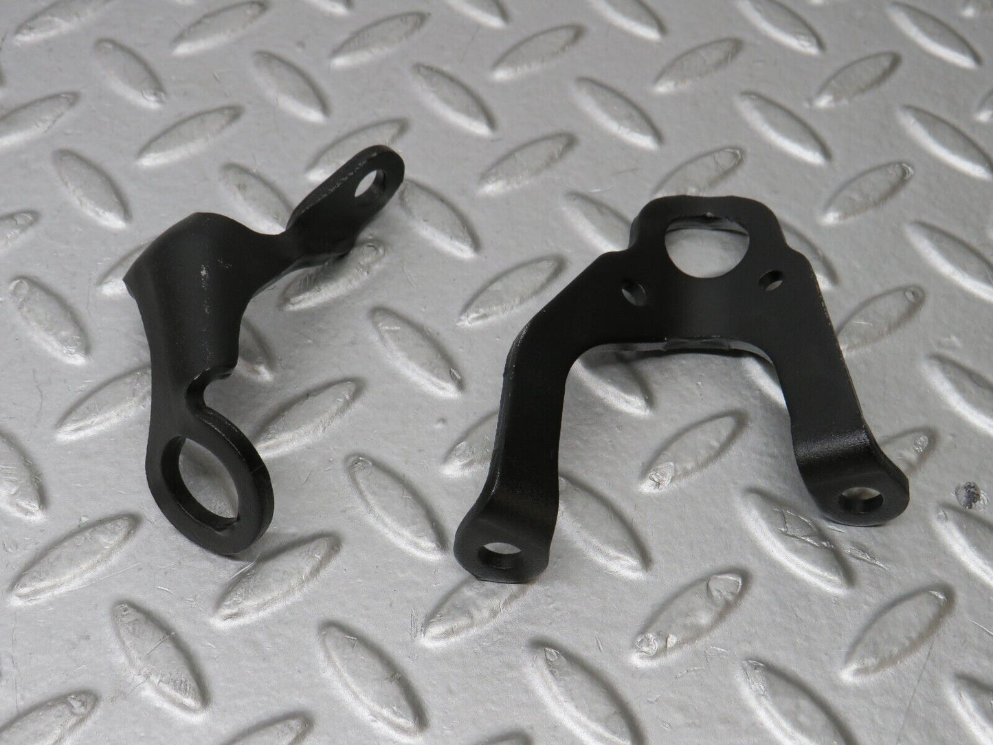 36358 Mercedes-Benz W126 420SE Engine Lifting Eyes Hooks