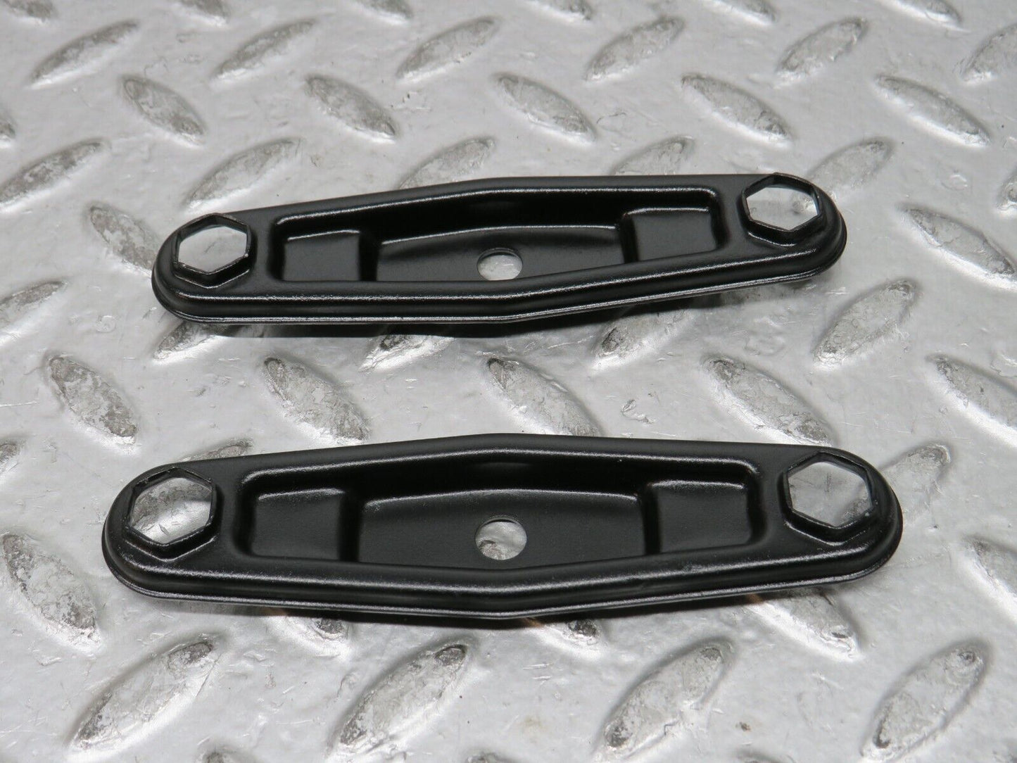28772 Mercedes-Benz W123 230E Fuel Injector Bracket Pair
