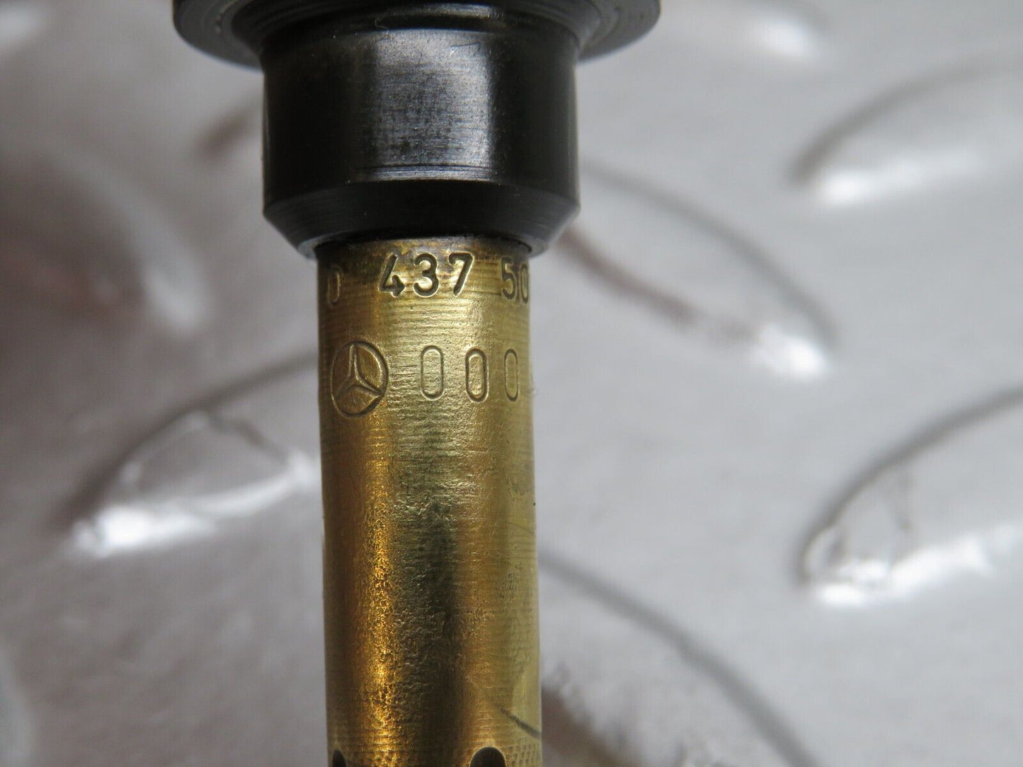 29577 Mercedes-Benz W124 230E Fuel Injector  0437502047 0000785623