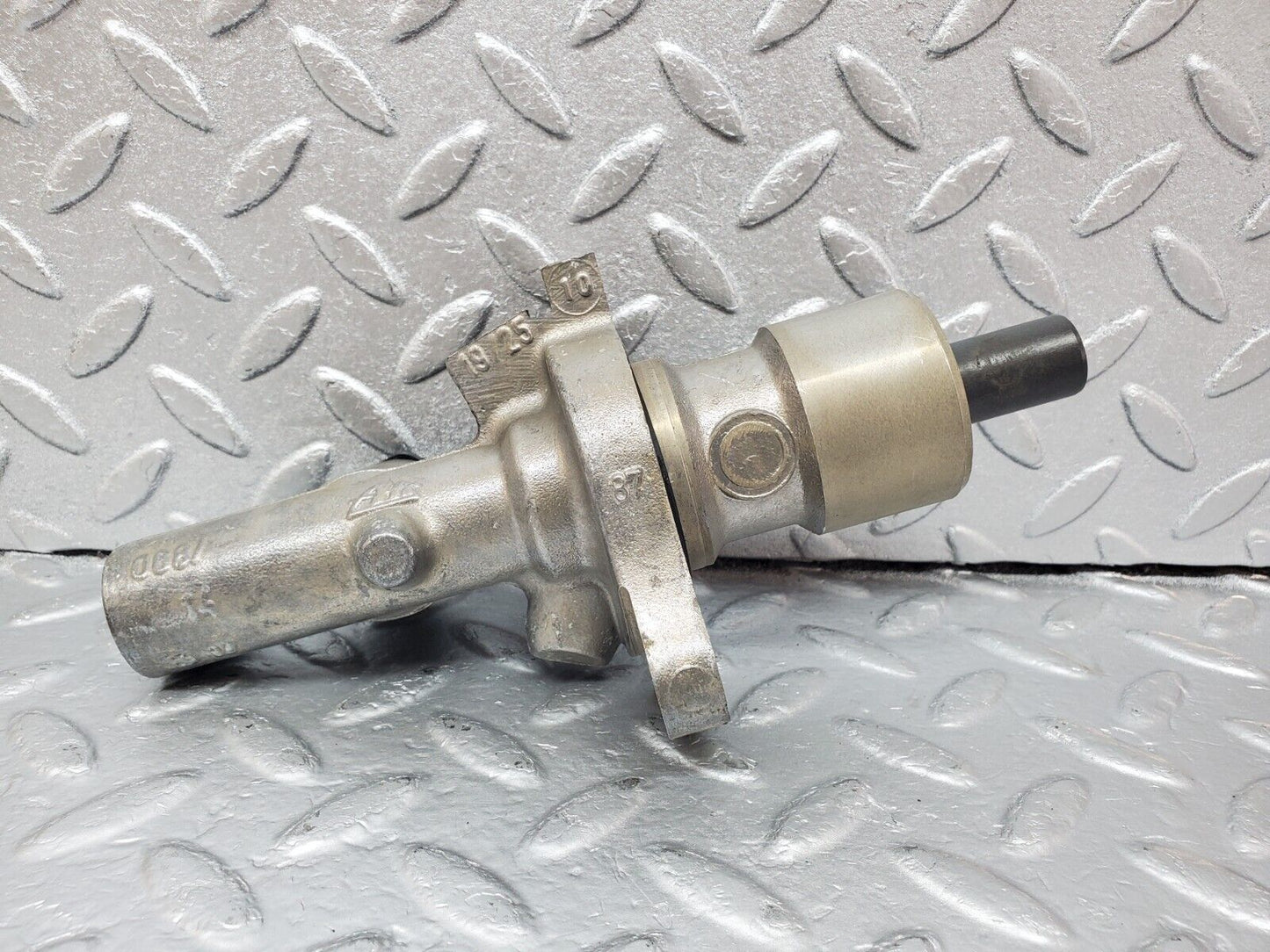 45789 Mercedes-Benz W126 420SE Brake Master Cylinder ATE