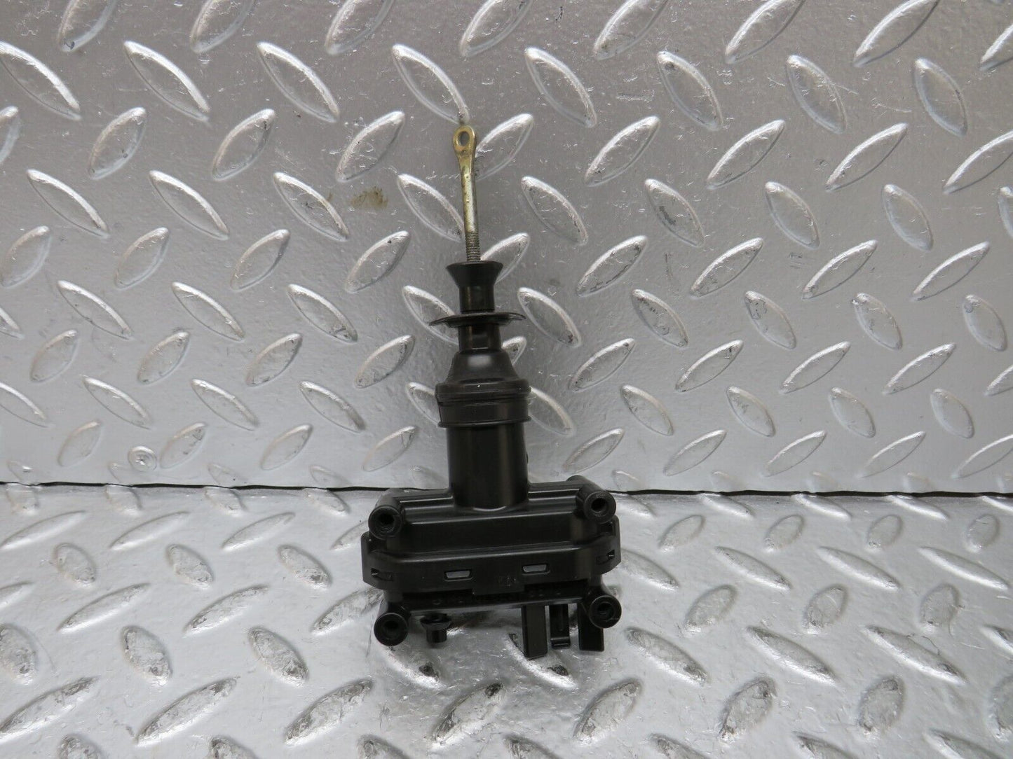 27497 Mercedes-Benz S124 300TE Wagon Door Lock Vacuum Actuator Rear Left