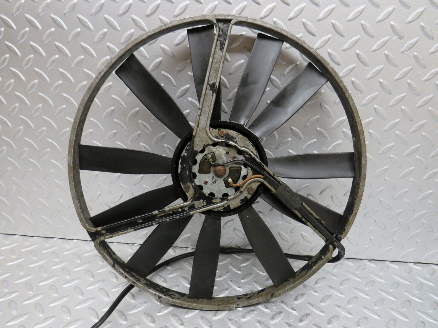 37152 Mercedes-Benz C126 420SEC Coupe Radiator Cooling Fan