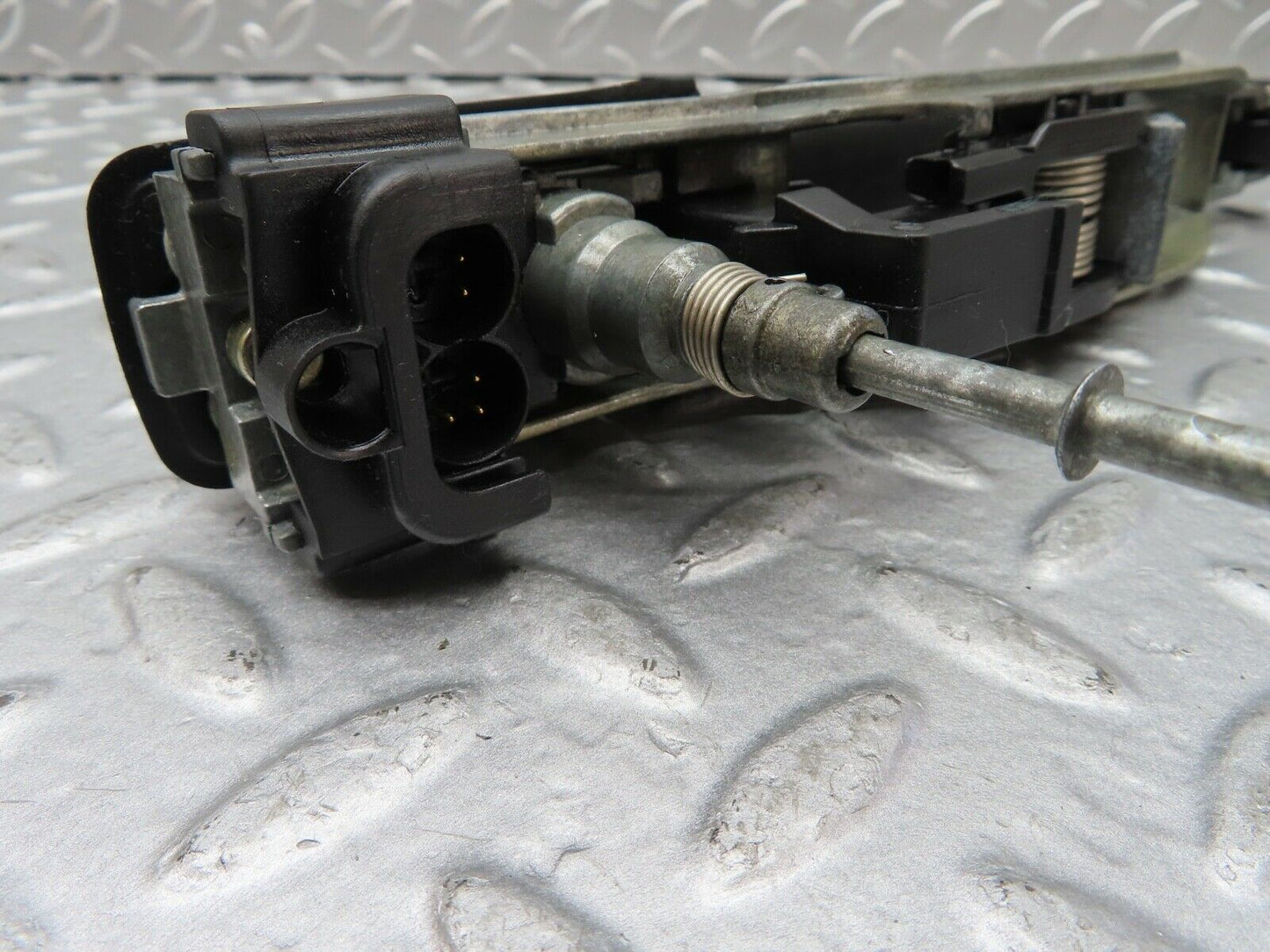 20058 Mercedes-Benz R129 300SL Coupe Left Exterior Door Handle With Key
