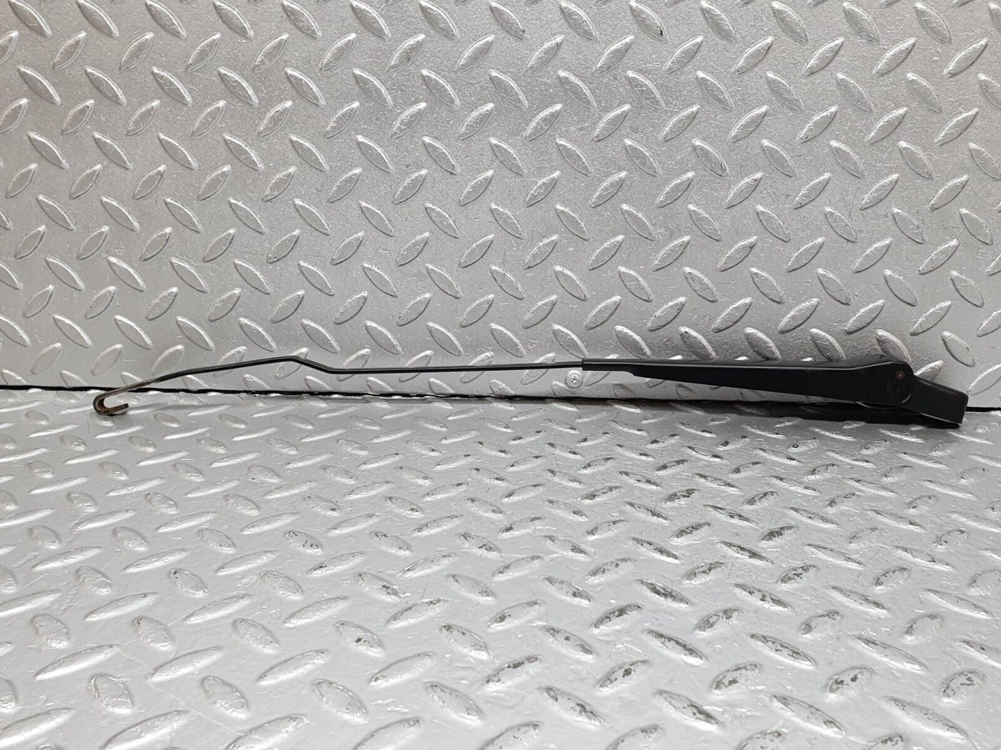 41209 Mercedes-Benz W126 300SE Windscreen Wiper Arm Left Side