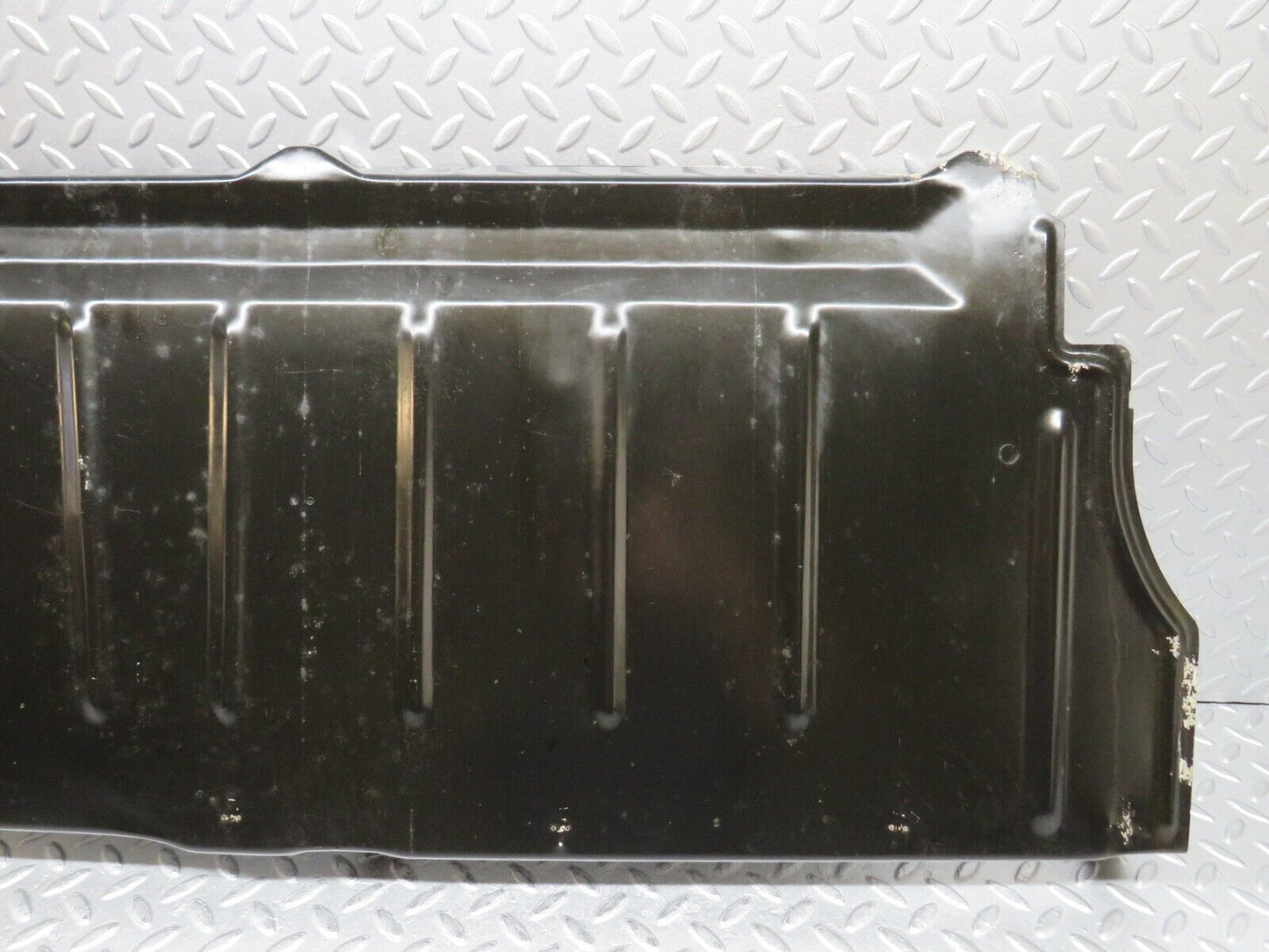 37125 Mercedes-Benz C126 420SEC Coupe Fuel Tank Cover Plate