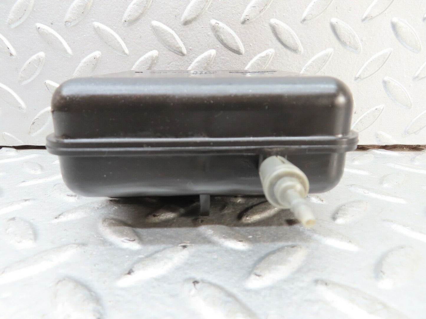 19323 Mercedes-Benz C140 CL420 Coupe Air Vacuum Expansion Tank 1298050019