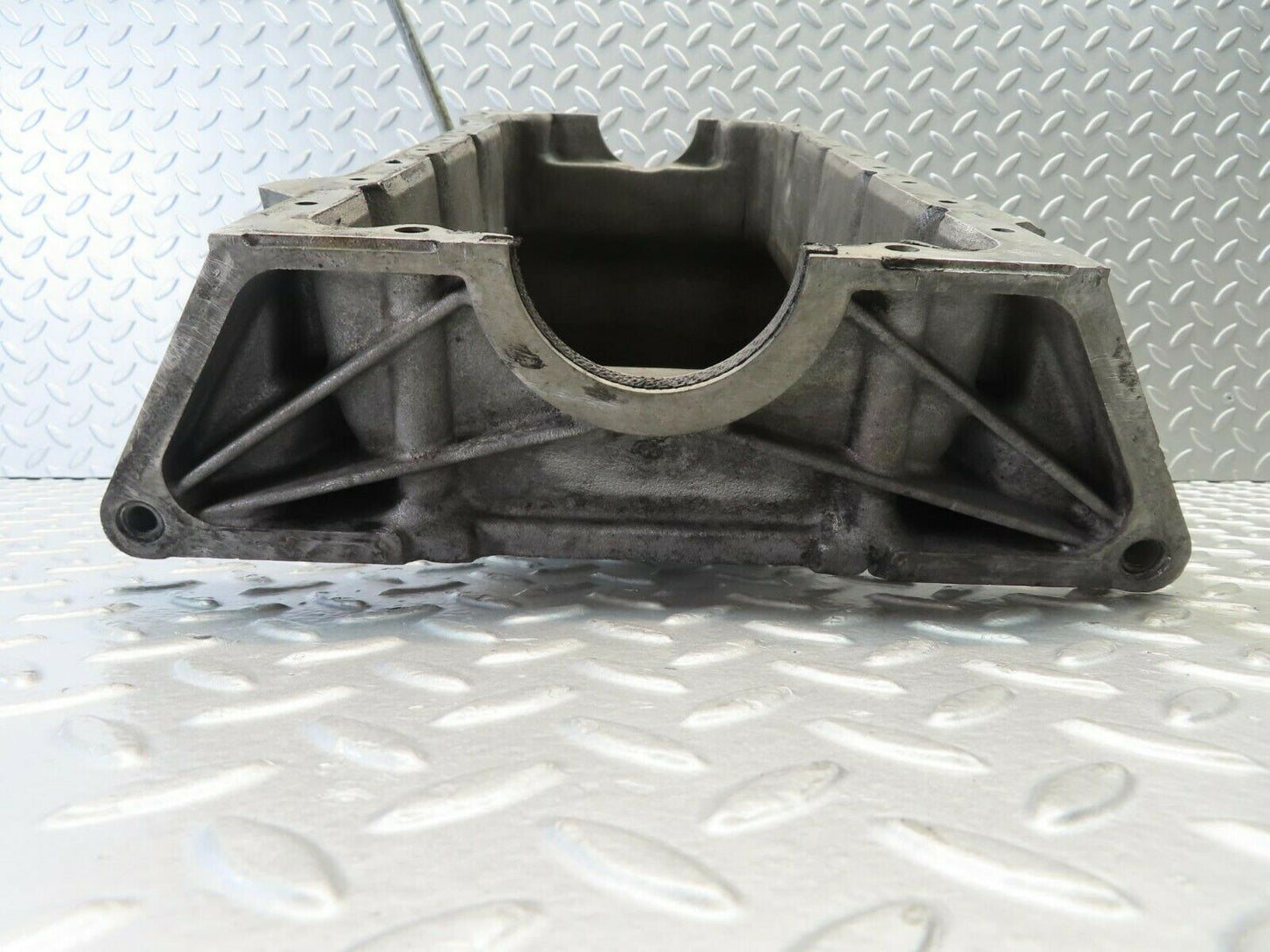 10951 Mercedes-Benz W115 220D Oil Pan Oil Sump 6150101313