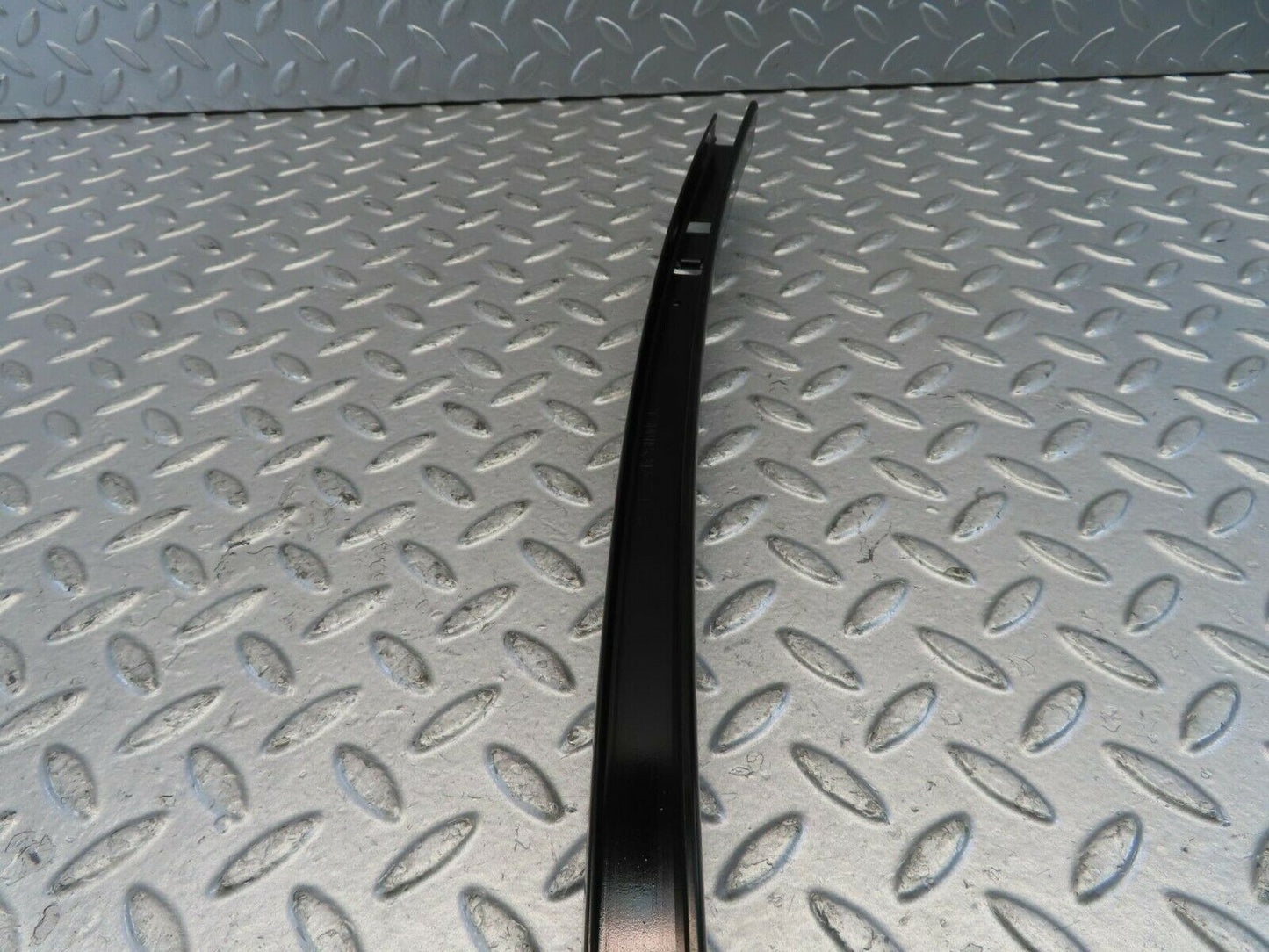 11200 Mercedes-Benz W221 S320 Rear Left Door Window Channel 2217300119