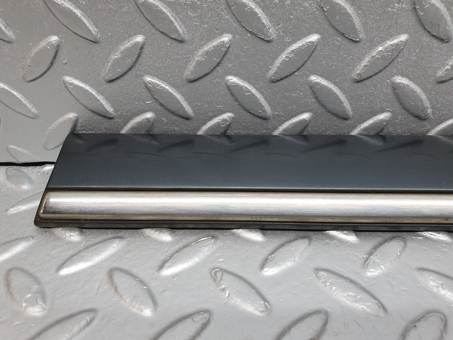 41806 Mercedes-Benz W202 C200 Rear Right Door Centre Moulding Trim 2026909862