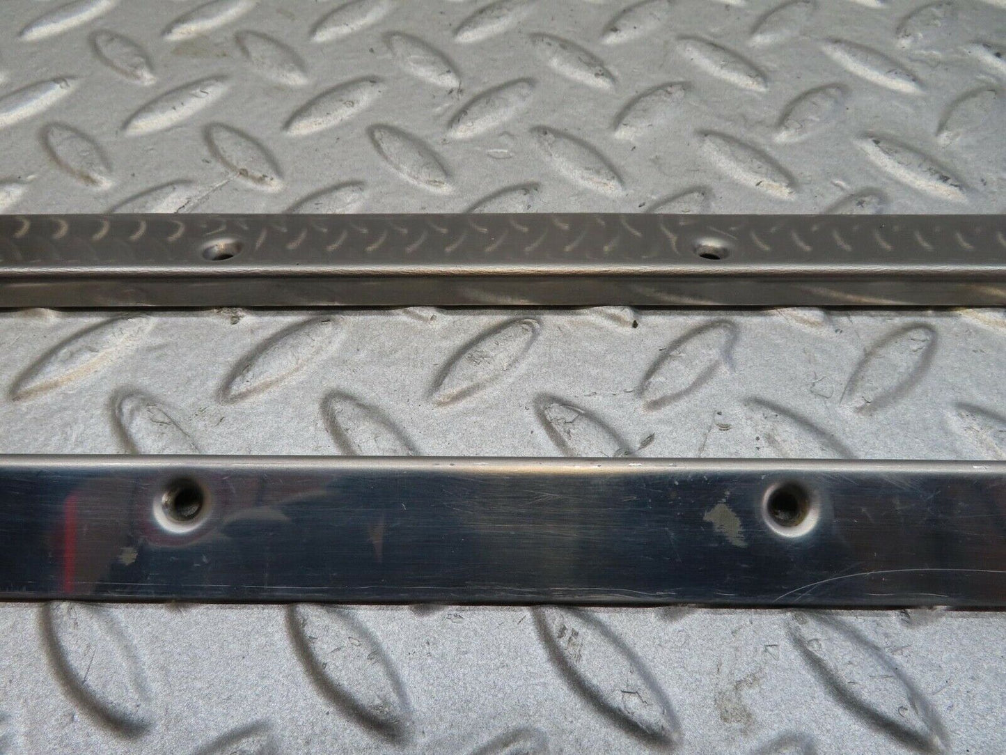 14386 Mercedes-Benz W116 350SE Sunroof Sliding Guide Rail L/R