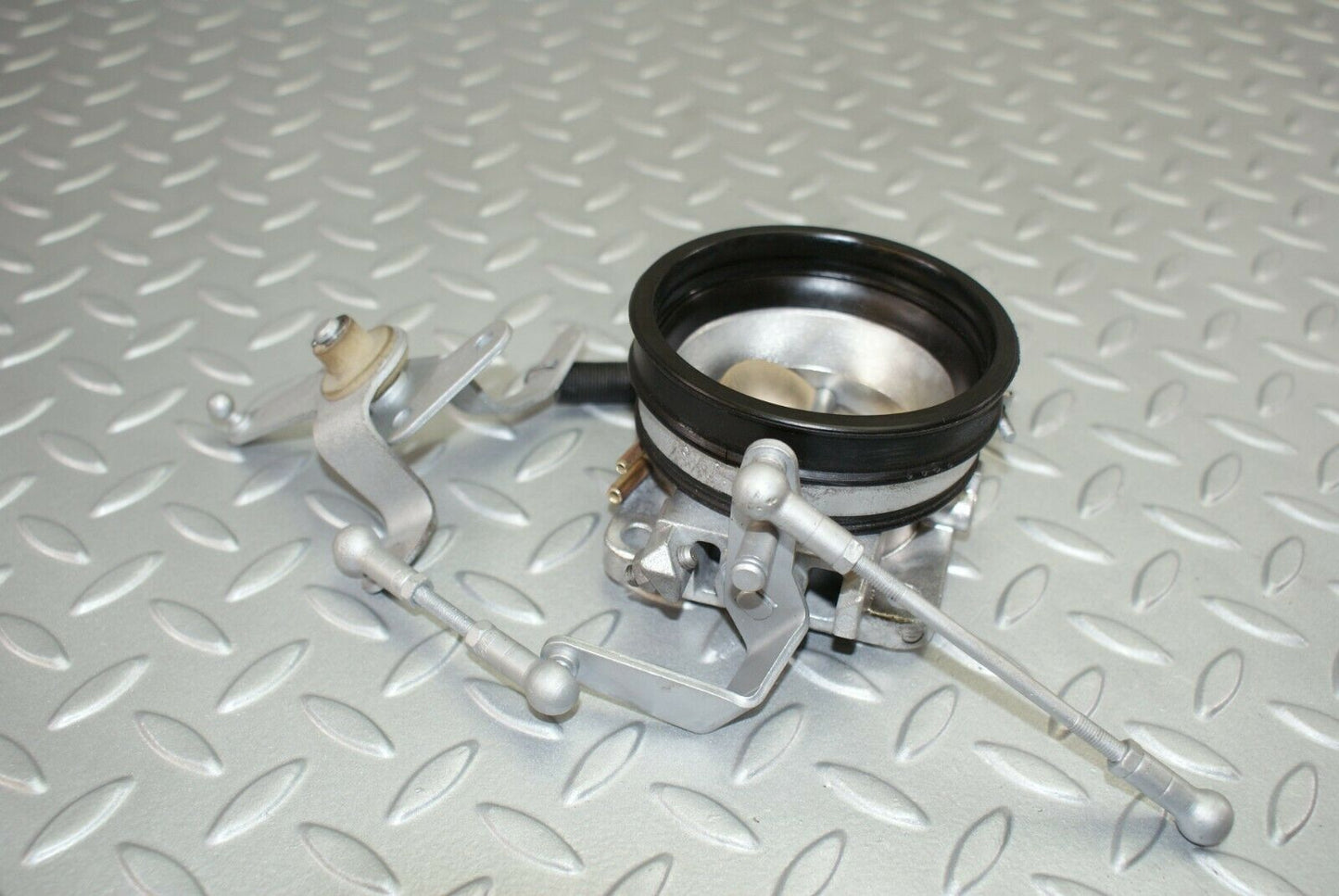 2998 Mercedes-Benz C123 280CE Coupe Throtthle Body Valve & Linkage