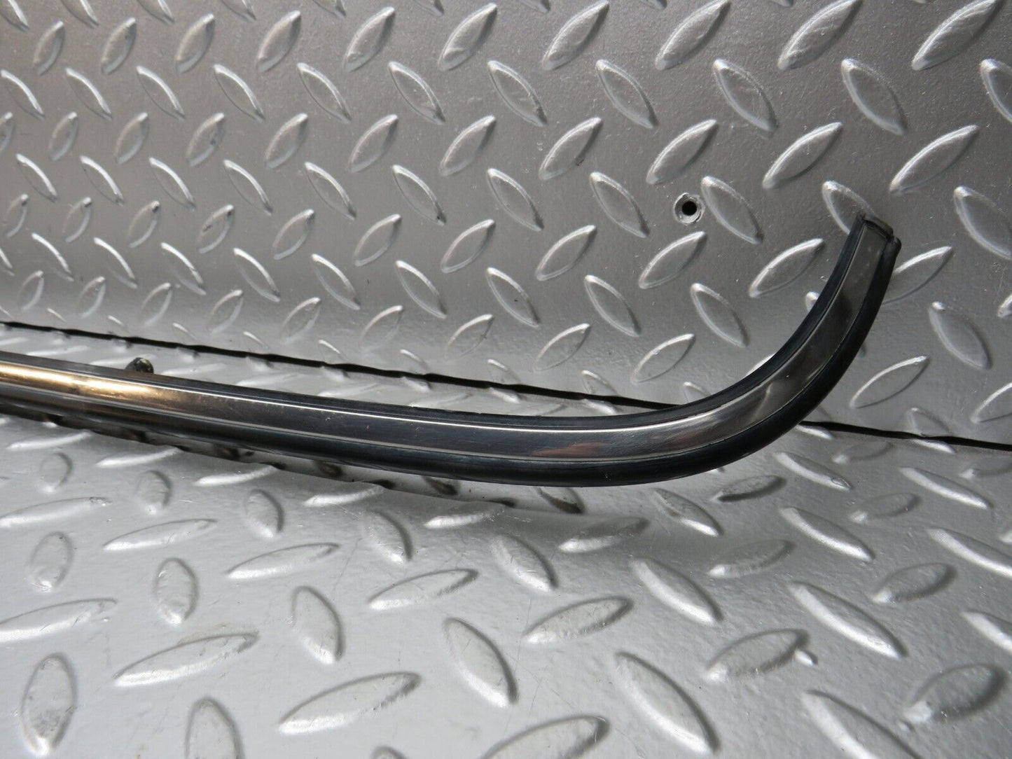 28621 Mercedes-Benz W123 280E Rear Left Fender Centre Moulding Trim