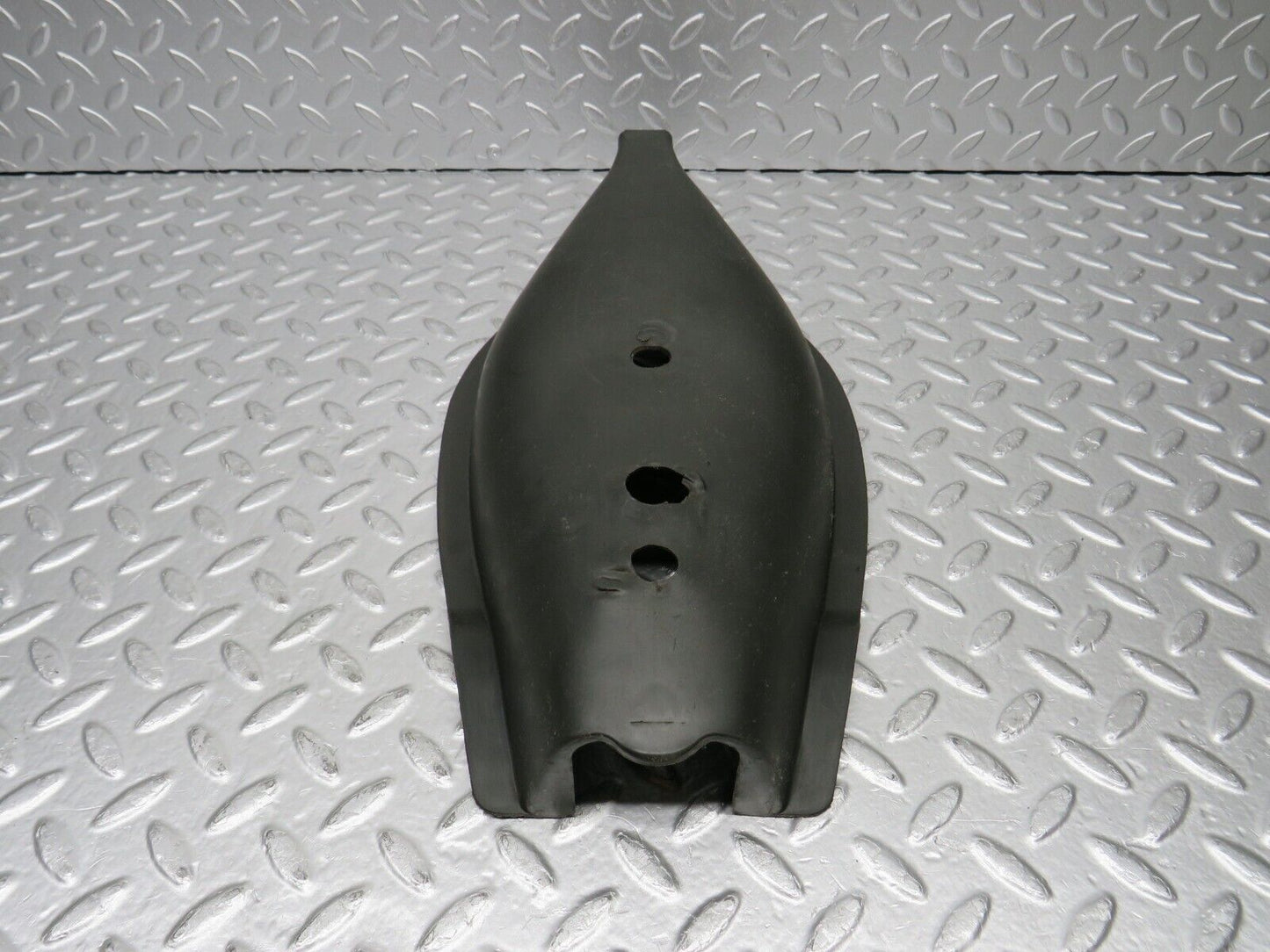 30762 Mercedes-Benz W201 190E 2.0L Rear Control Arm Cover 2013520588