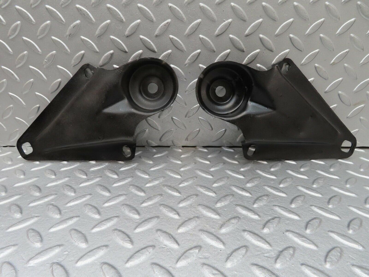 12756 Mercedes-Benz W111 220SE Rear Suspension Axle Mounting Bracket