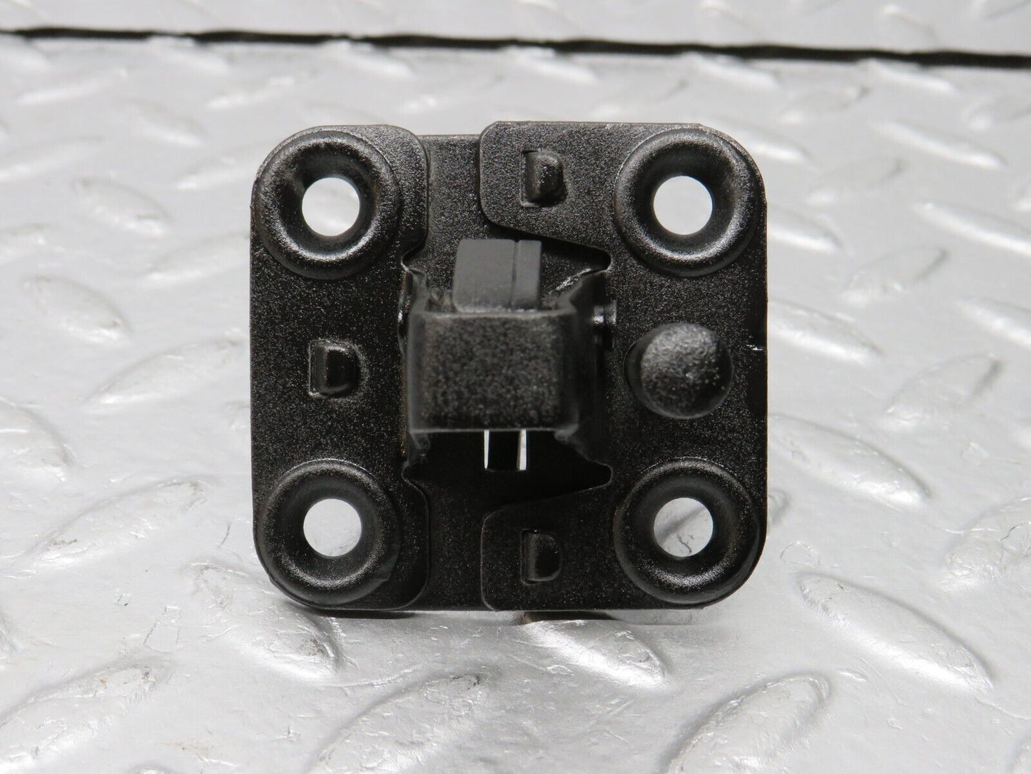 39232 Mercedes-Benz R107 500SL Bonnet Lock Latch