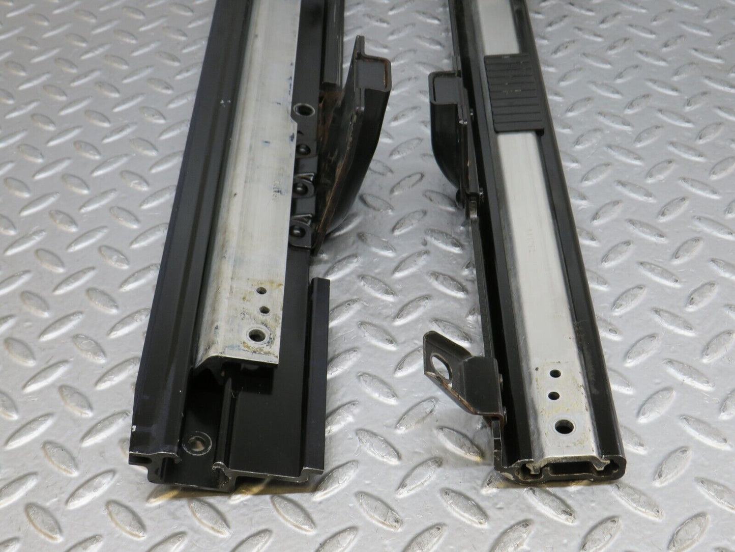 36828 Mercedes-Benz R129 300SL-24 Front Right Seat Rail Pair