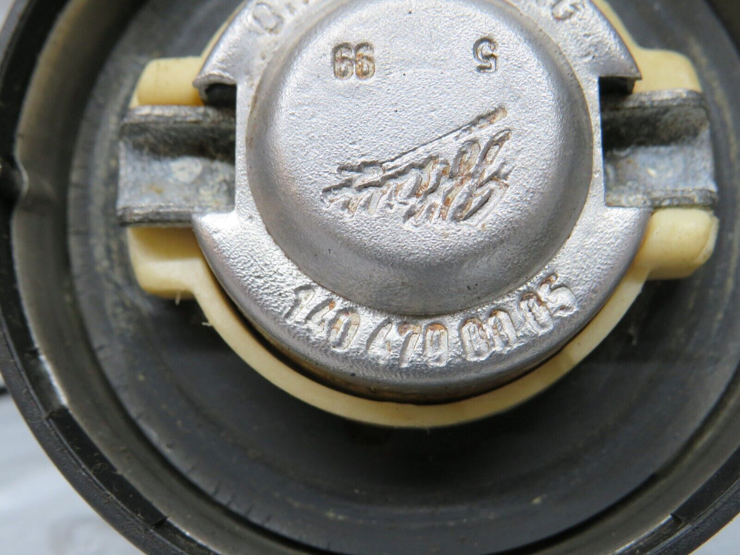 32610 Mercedes-Benz S124 300TE Wagon Fuel Tank Cap 1404700005
