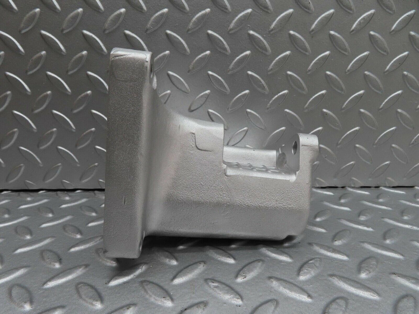 14362 Mercedes-Benz W116 350SE Alternator Generator Bracket 1161551135