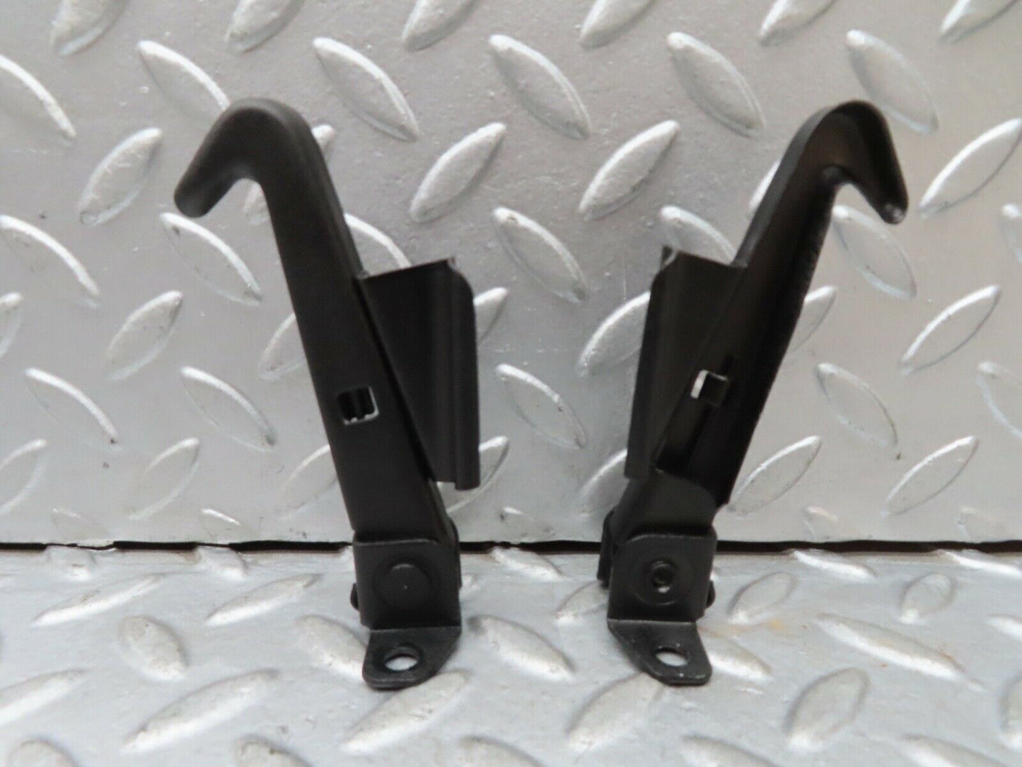 17831 Mercedes-Benz W116 450SEL Bonnet Safety Latch